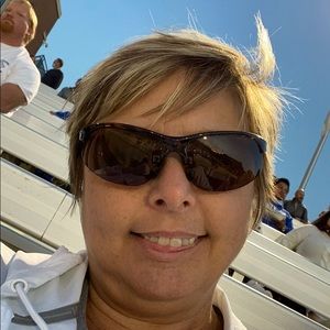 Meet your Posher, Candace